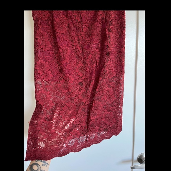 MIDI pencil red lace skirt - Picture 2 of 2
